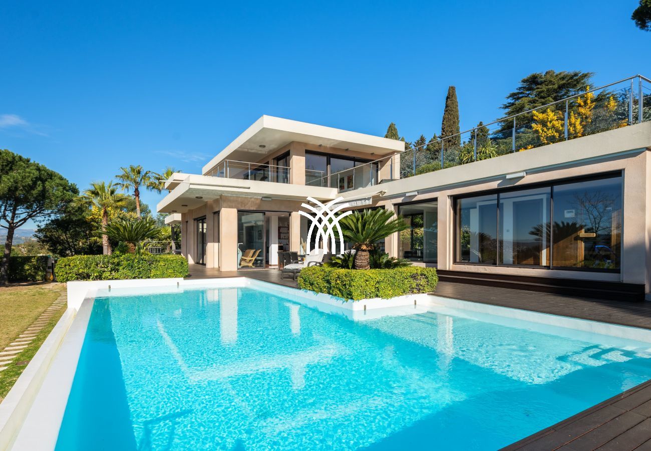 Villa à Cannes - 5 Seasons ****