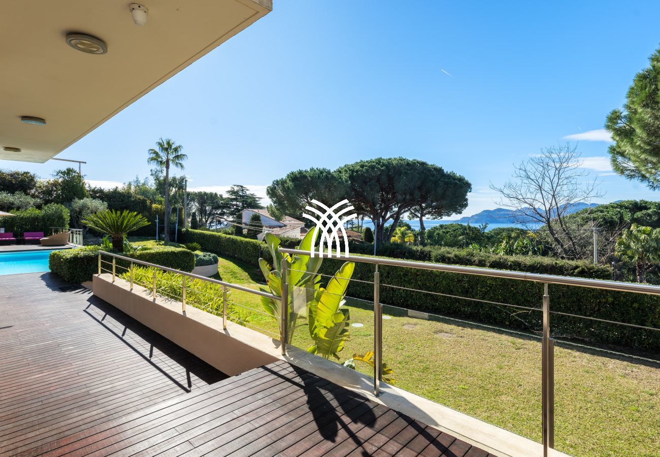 Villa à Cannes - 5 Seasons ****