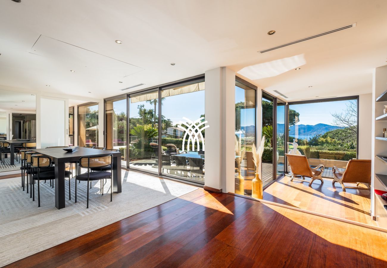 Villa à Cannes - 5 Seasons ****