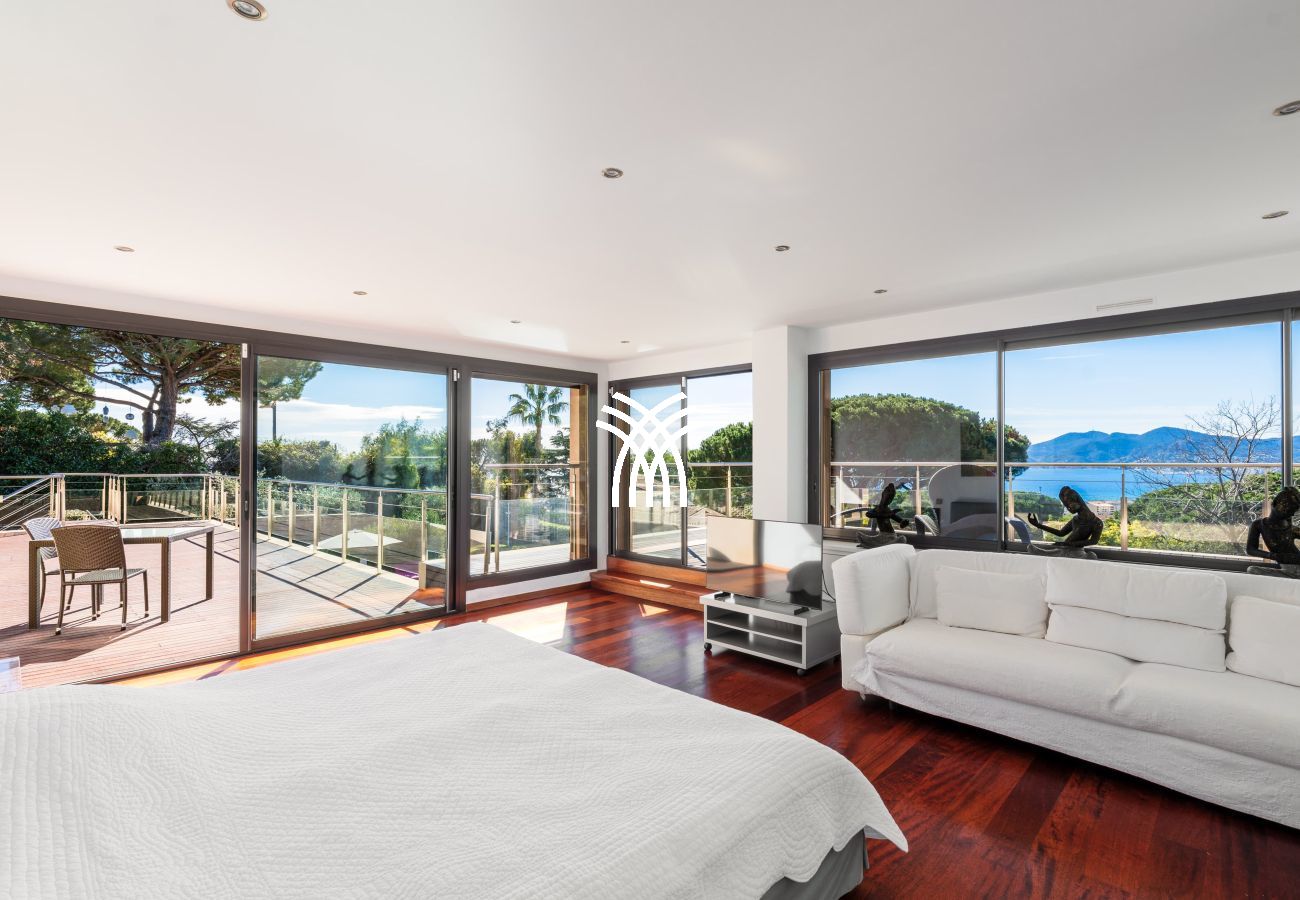 Villa à Cannes - 5 Seasons ****