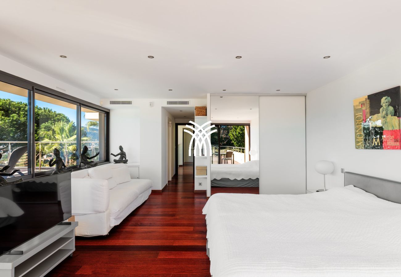 Villa à Cannes - 5 Seasons ****