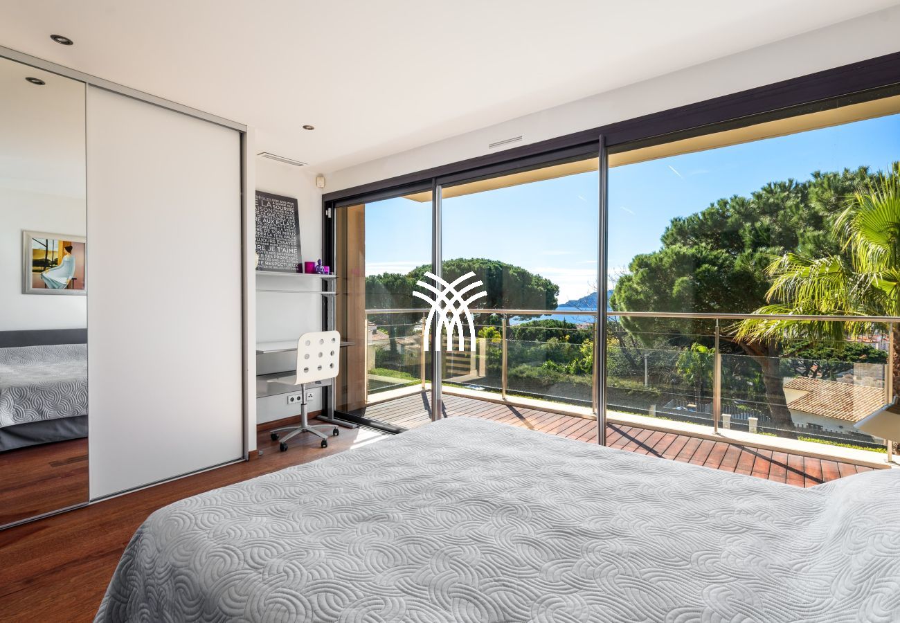 Villa à Cannes - 5 Seasons ****