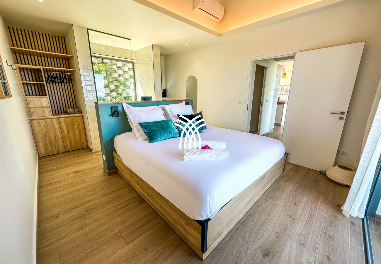 Villa à Les Saintes - Baya ****