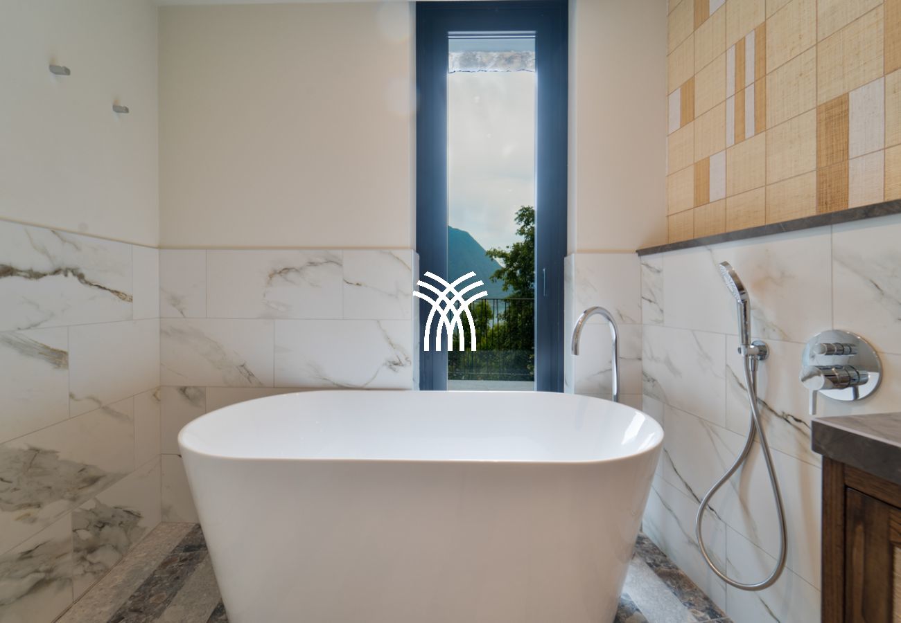 Villa à Sala Comacina - Gabi