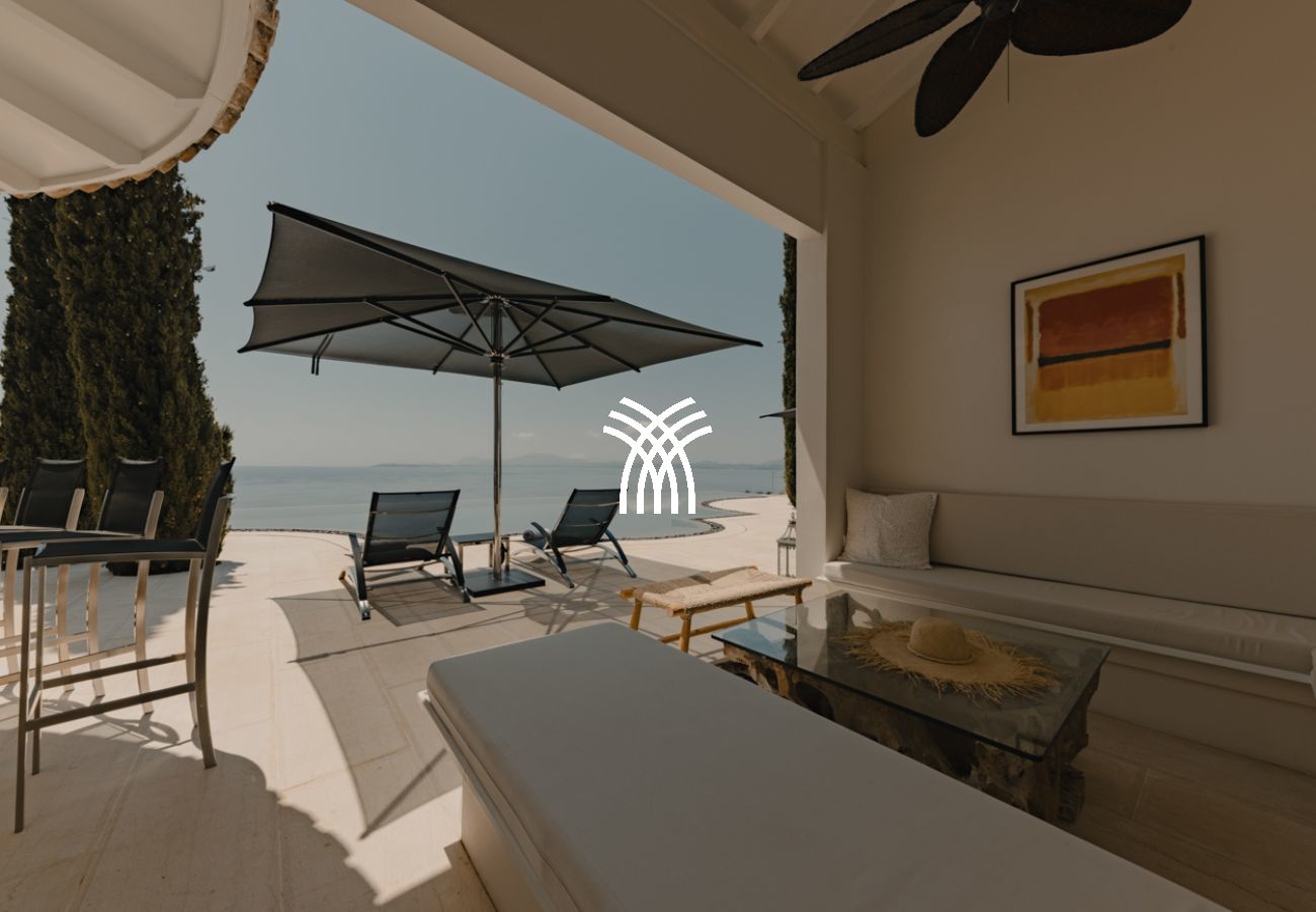 Villa à Nissaki - The Edge