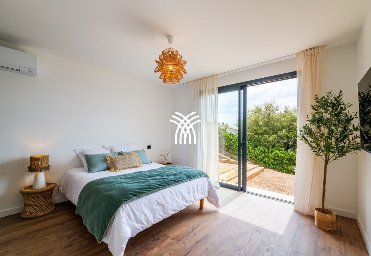 Villa à Roquebrune-sur-Argens - Miramaris *****