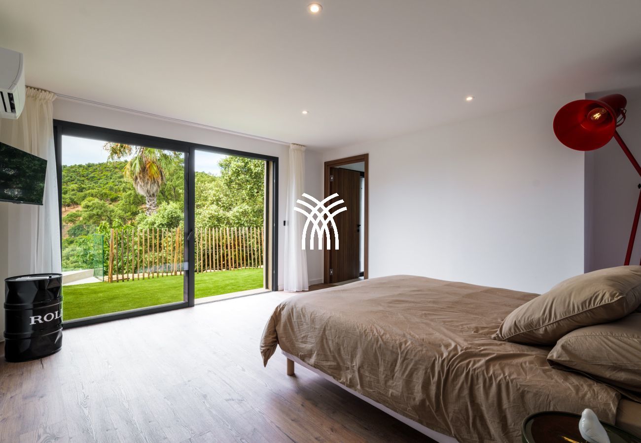 Villa à Roquebrune-sur-Argens - Miramaris *****