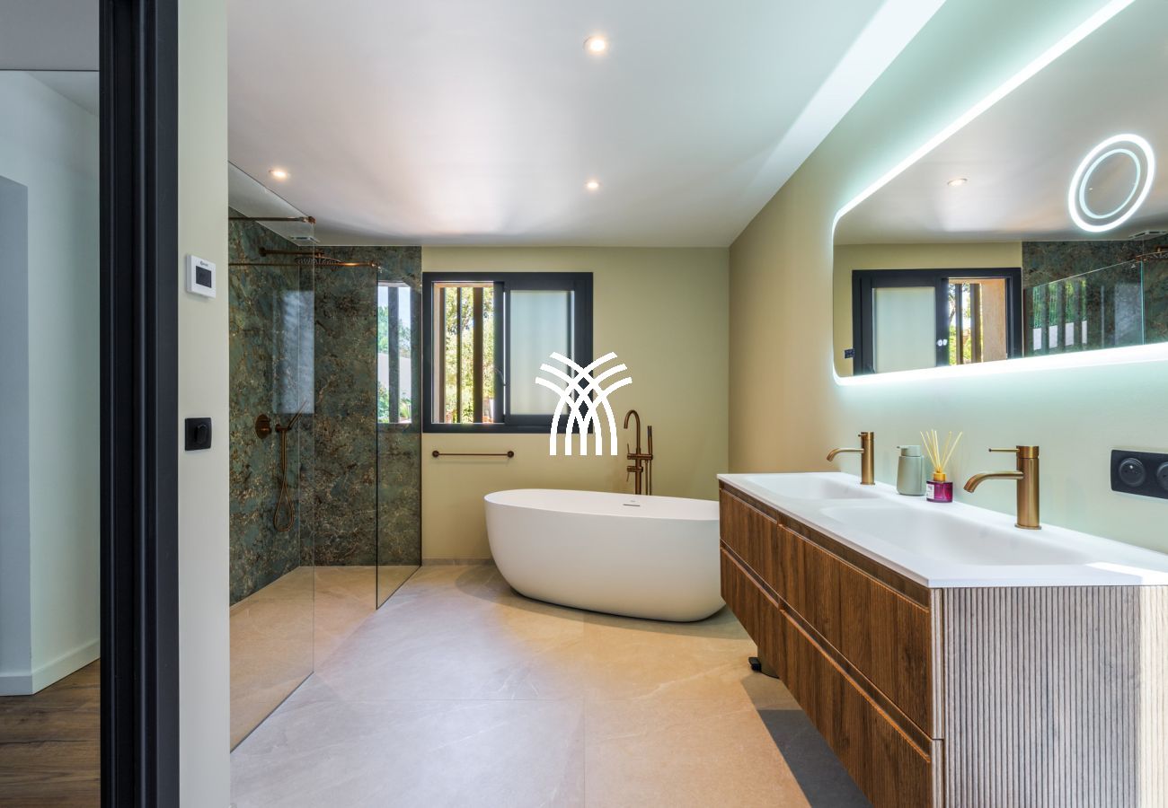 Villa à Roquebrune-sur-Argens - Miramaris *****