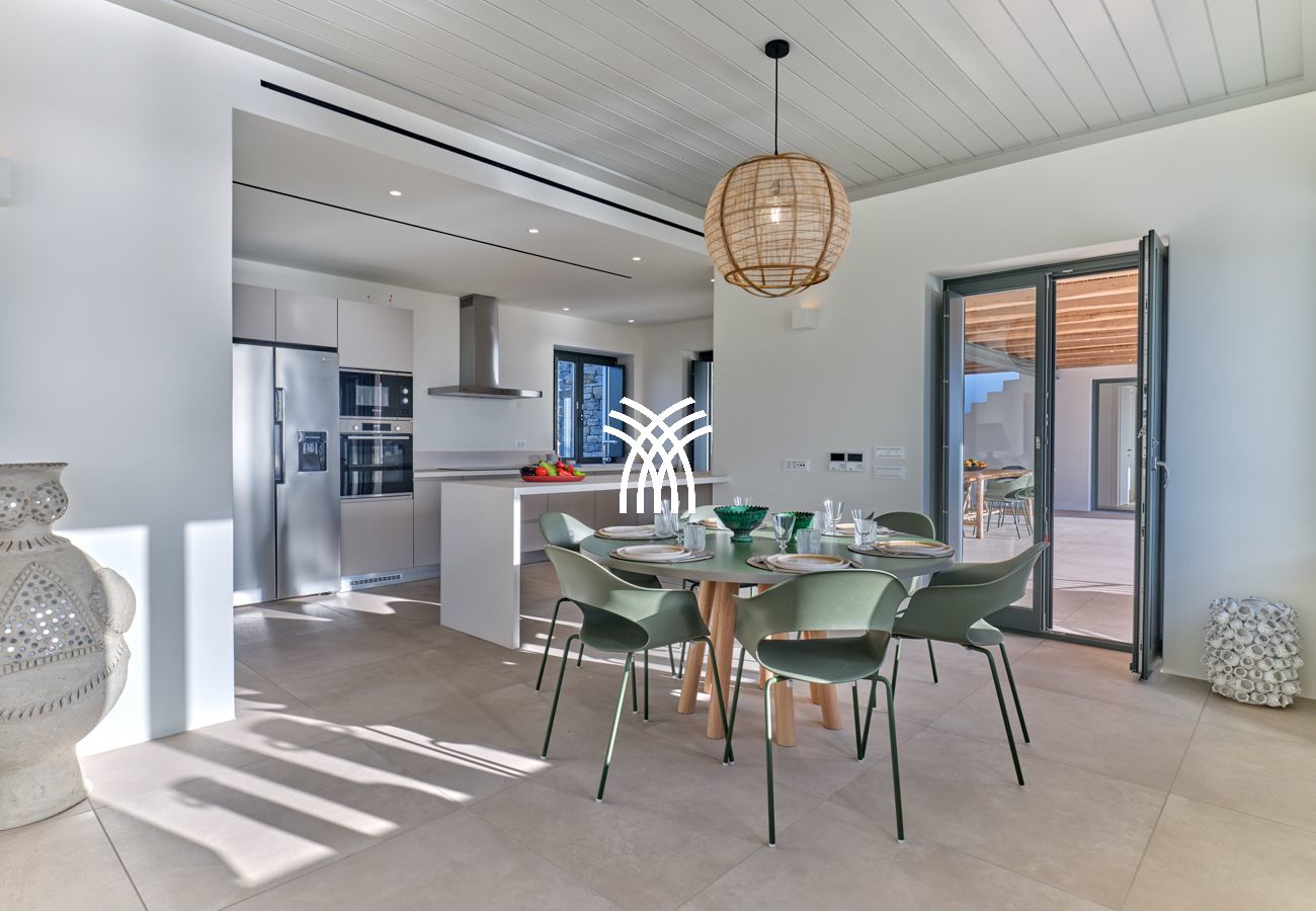 Villa à Aspro Chorio - Aperantos