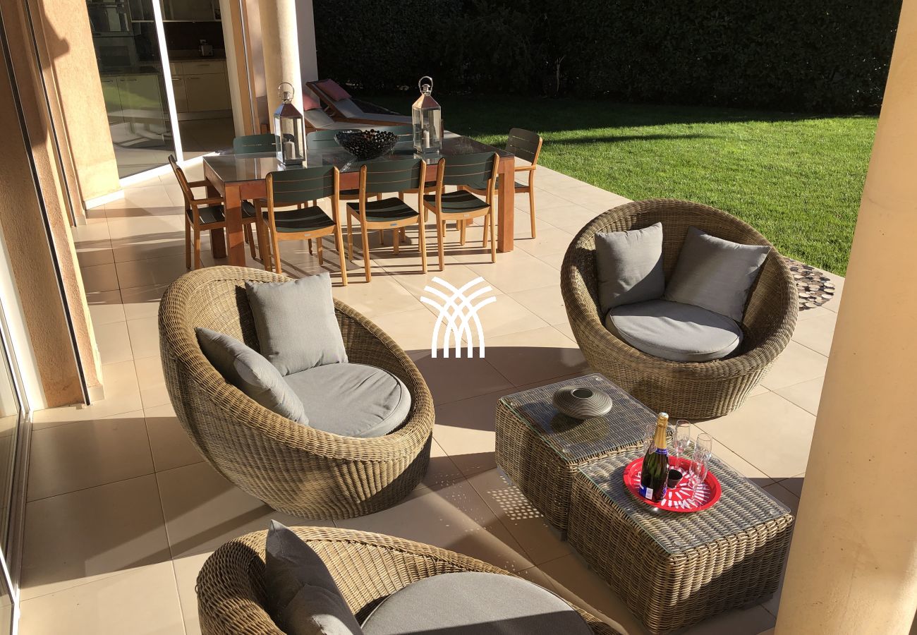 Villa à Fréjus - Esterel *****