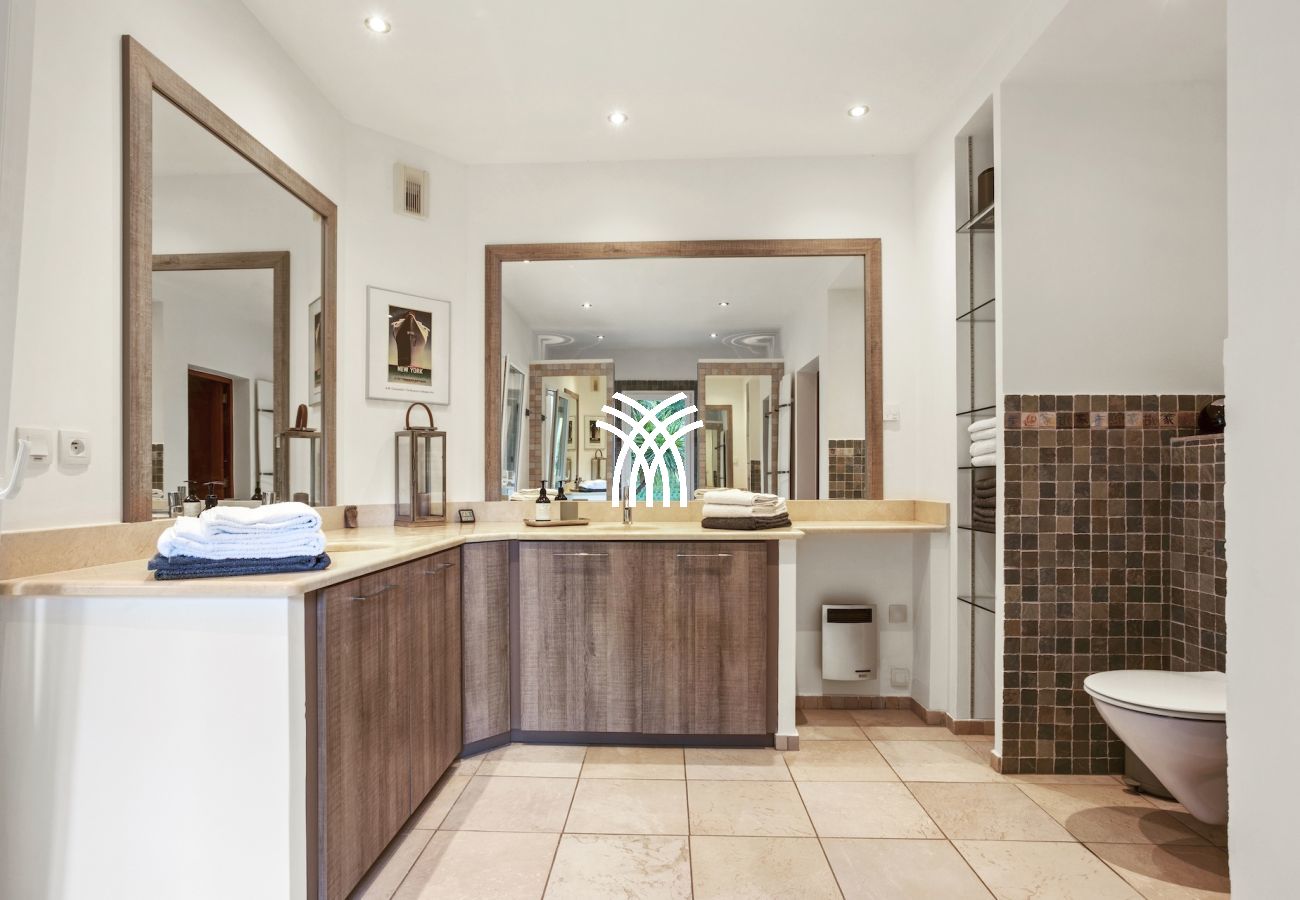 Villa à Fréjus - Esterel *****