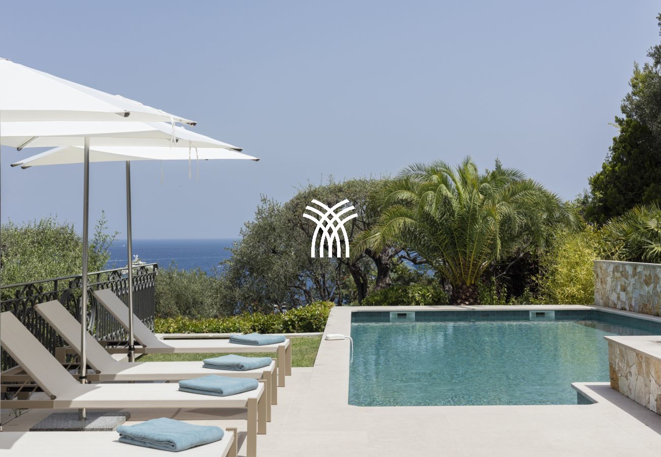 Villa à Saint-Jean-Cap-Ferrat - La Pointe
