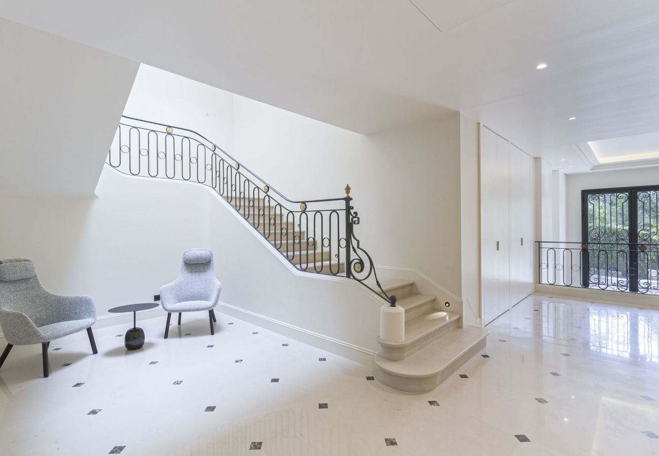 Villa à Saint-Jean-Cap-Ferrat - La Pointe