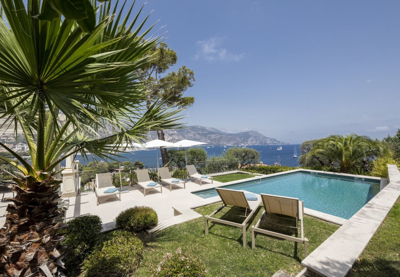 Villa à Saint-Jean-Cap-Ferrat - La Pointe