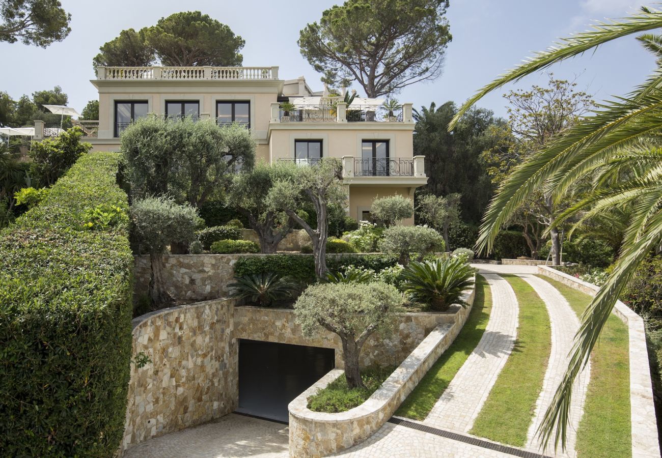 Villa à Saint-Jean-Cap-Ferrat - La Pointe