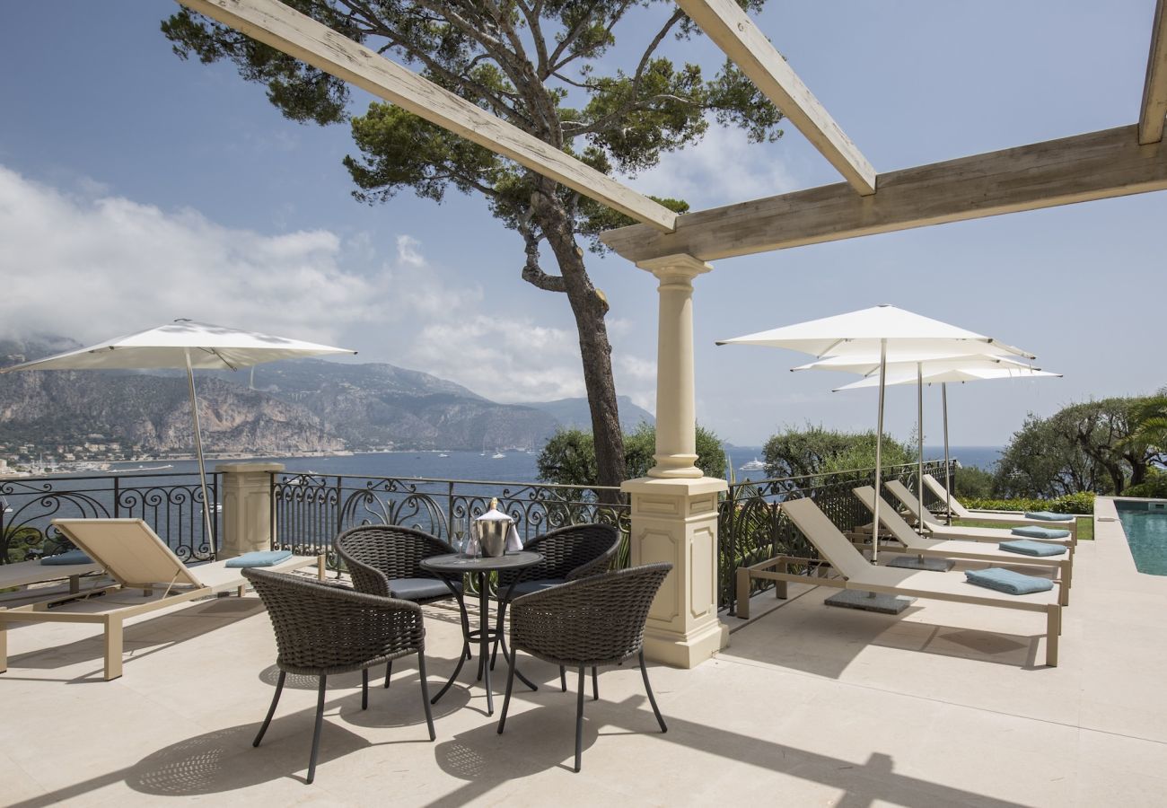 Villa à Saint-Jean-Cap-Ferrat - La Pointe
