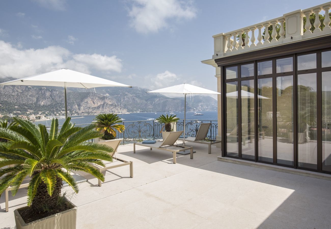 Villa à Saint-Jean-Cap-Ferrat - La Pointe