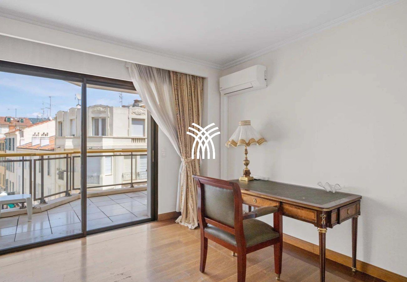 Appartement à Cannes - Prakto