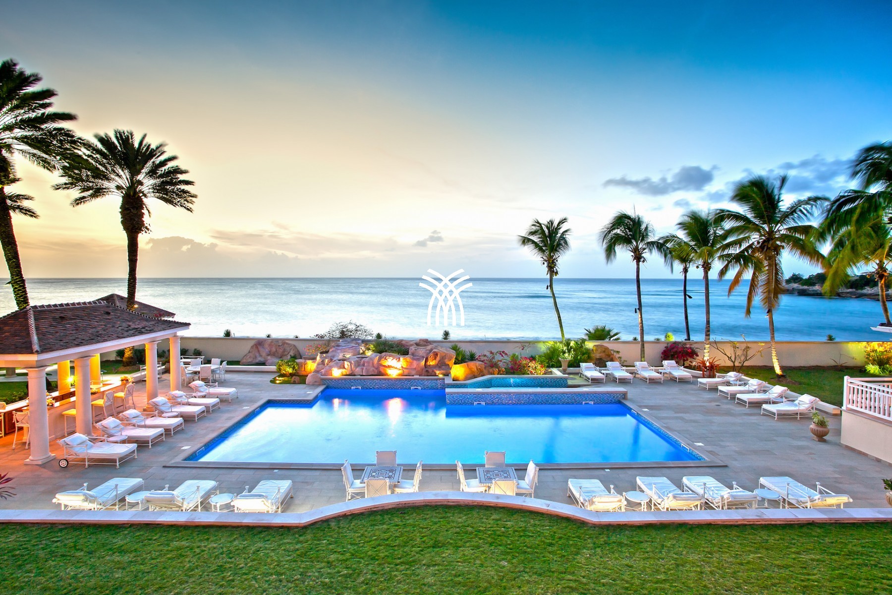 Villa/Dettached house in Terres Basses - Chateau des Palmiers