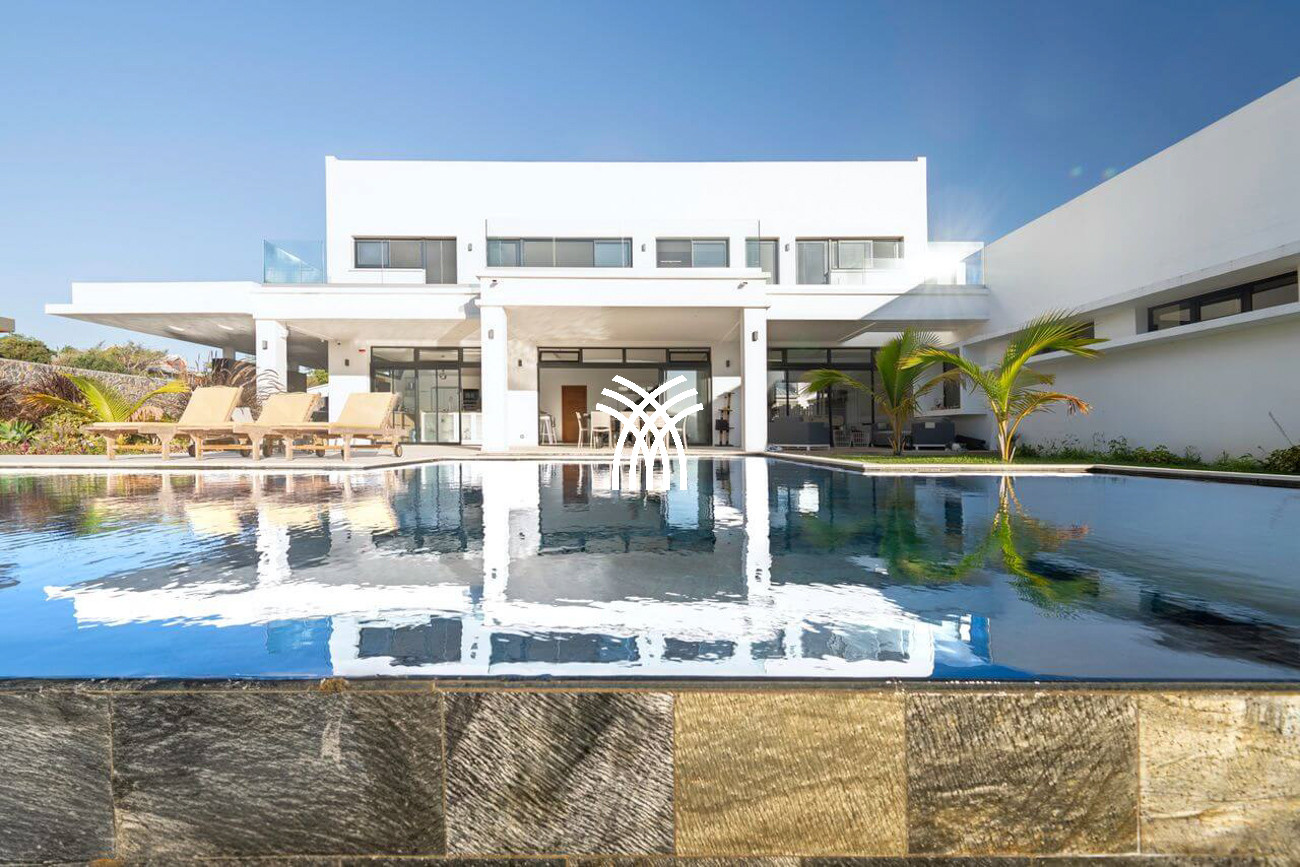 Villa/Dettached house in SAINT-PIERRE - Phoenix *****