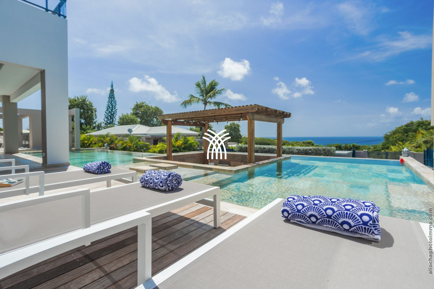 Villa/Dettached house in Saint-François - Karibea *****