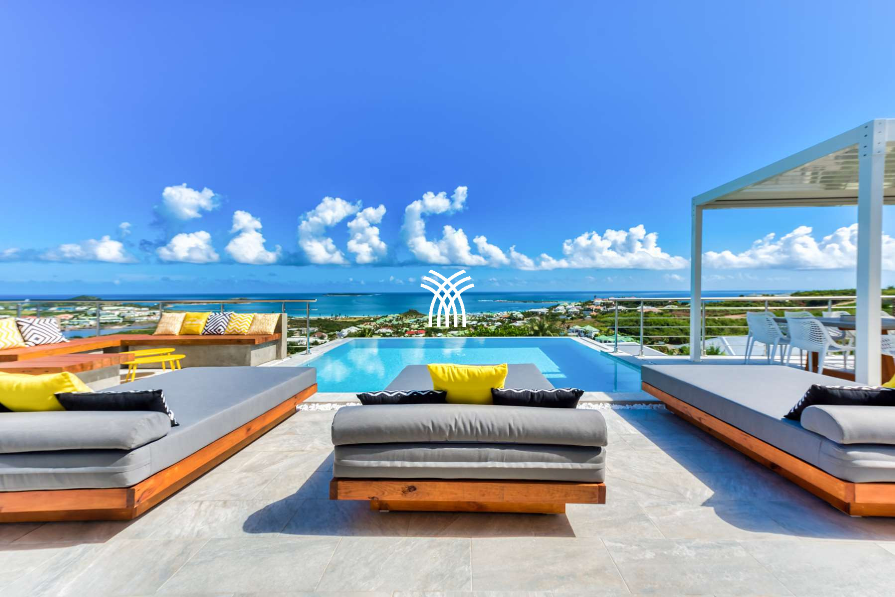 Villa/Dettached house in Orient Bay - Topaze