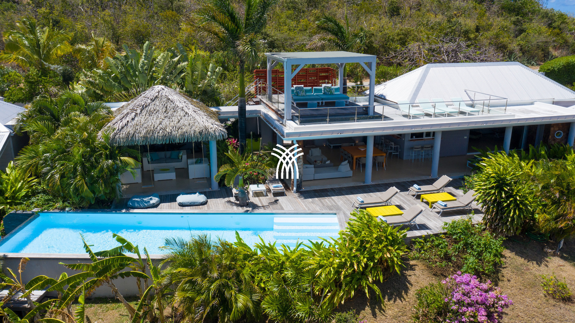 Villa/Dettached house in Terres Basses - Bahia Blue