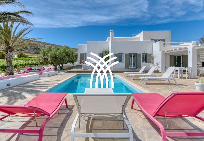 Villa in Parikia - Vivlio