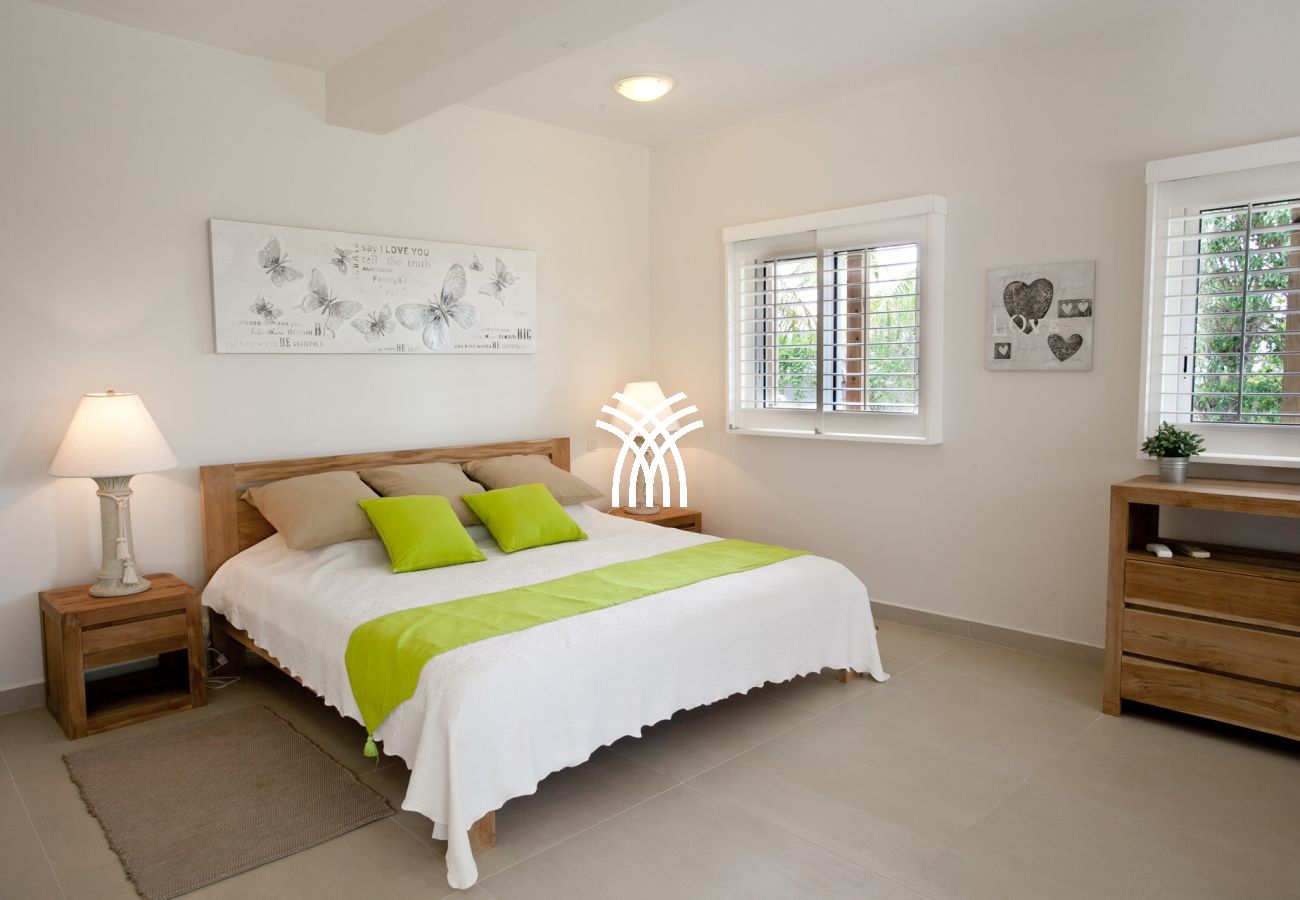 Villa in Terres Basses - Giselle