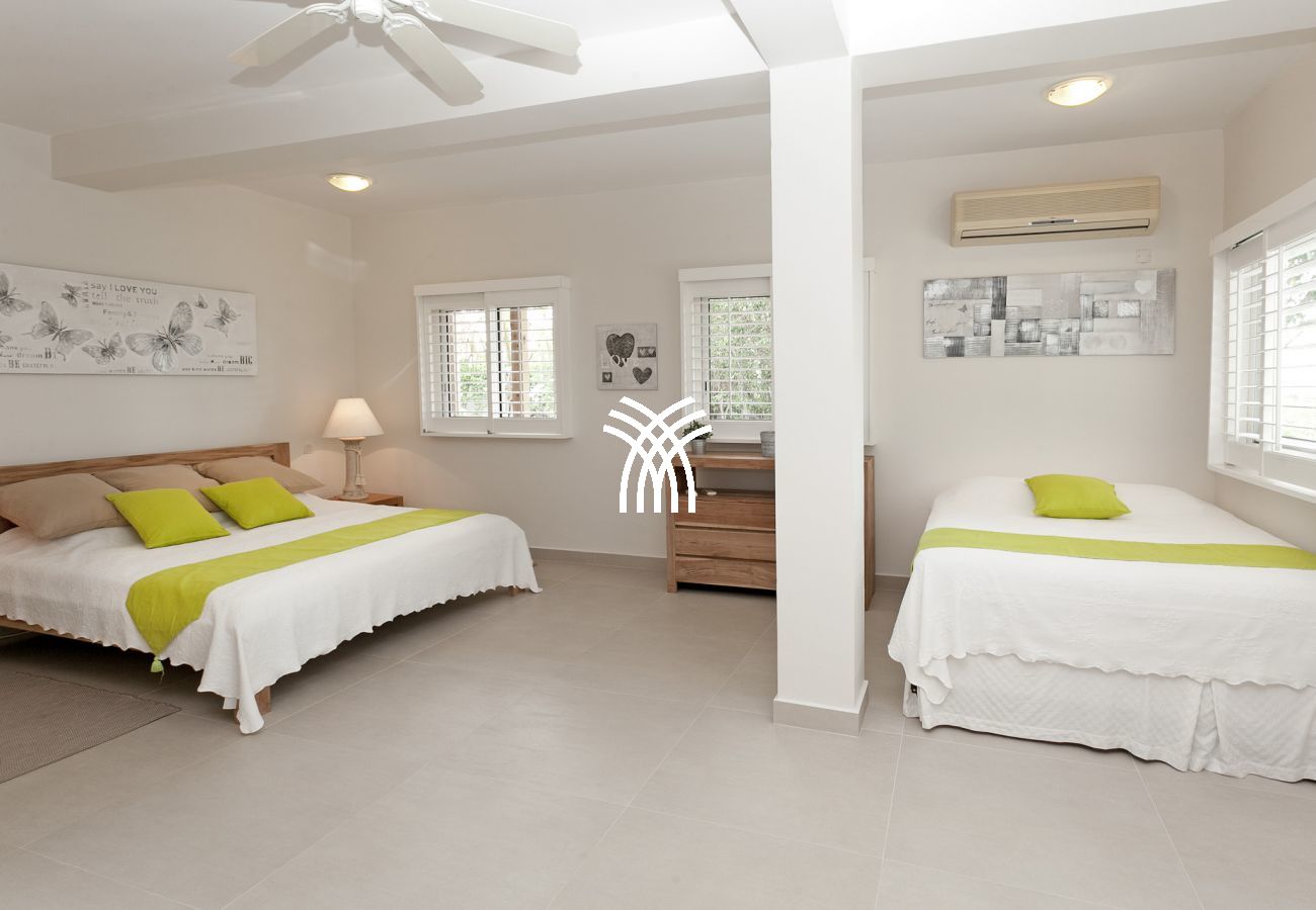 Villa in Terres Basses - Giselle