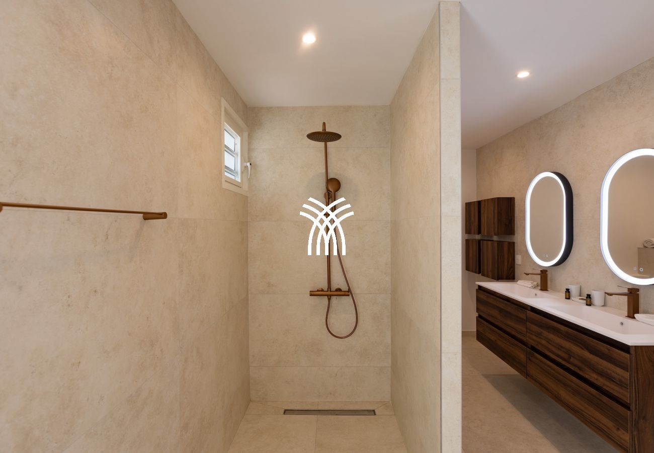 Villa in Terres Basses - Greystone