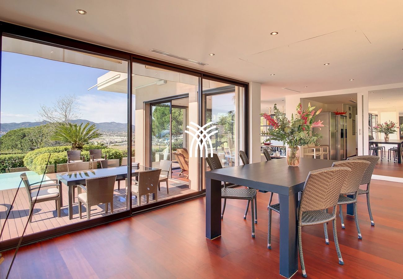 Villa in Cannes - 5 Seasons