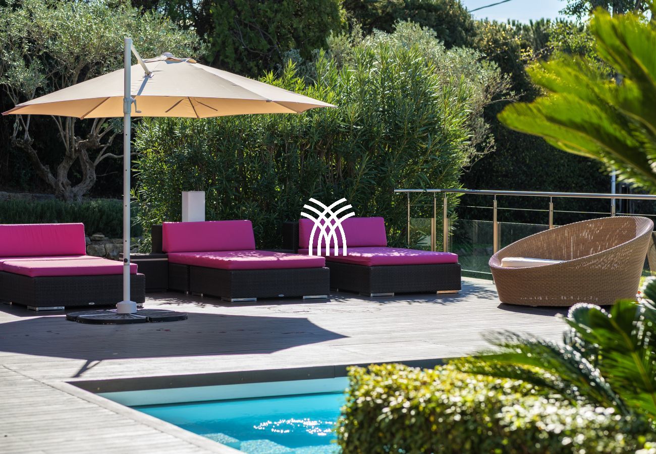 Villa in Cannes - 5 Seasons ****