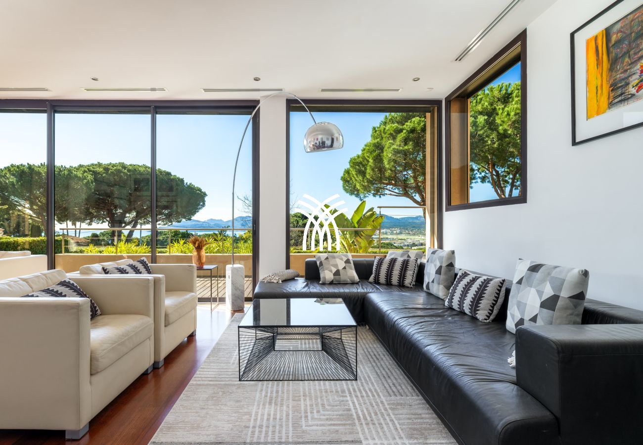 Villa in Cannes - 5 Seasons ****