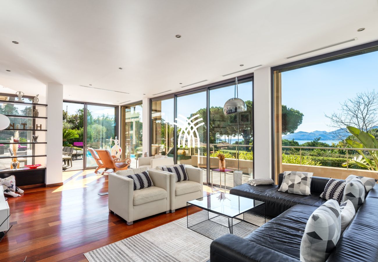 Villa in Cannes - 5 Seasons ****
