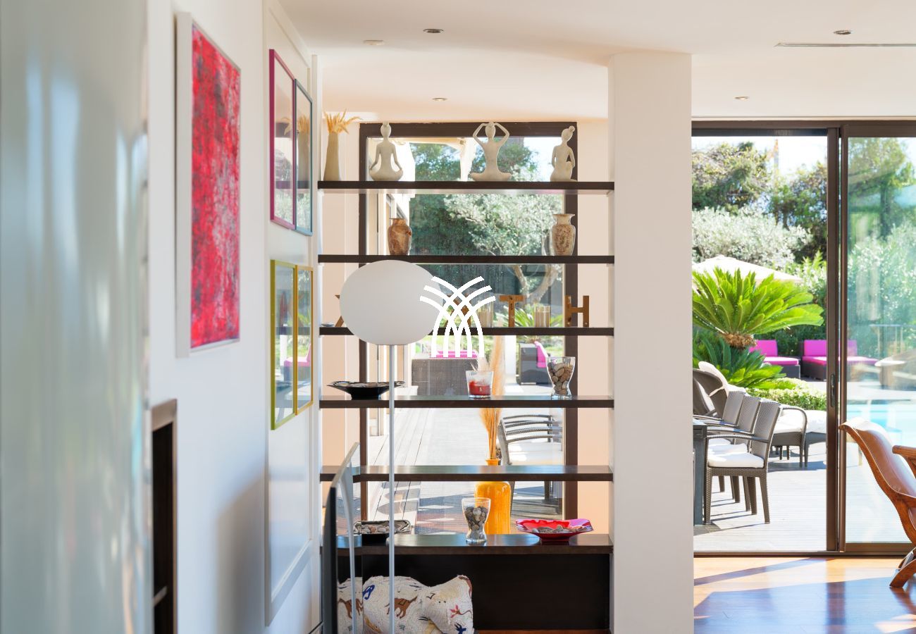 Villa in Cannes - 5 Seasons ****