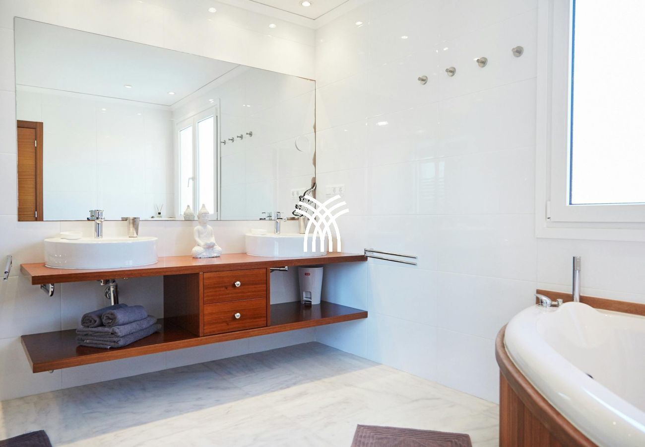 Villa in Ibiza / Eivissa - Andrey