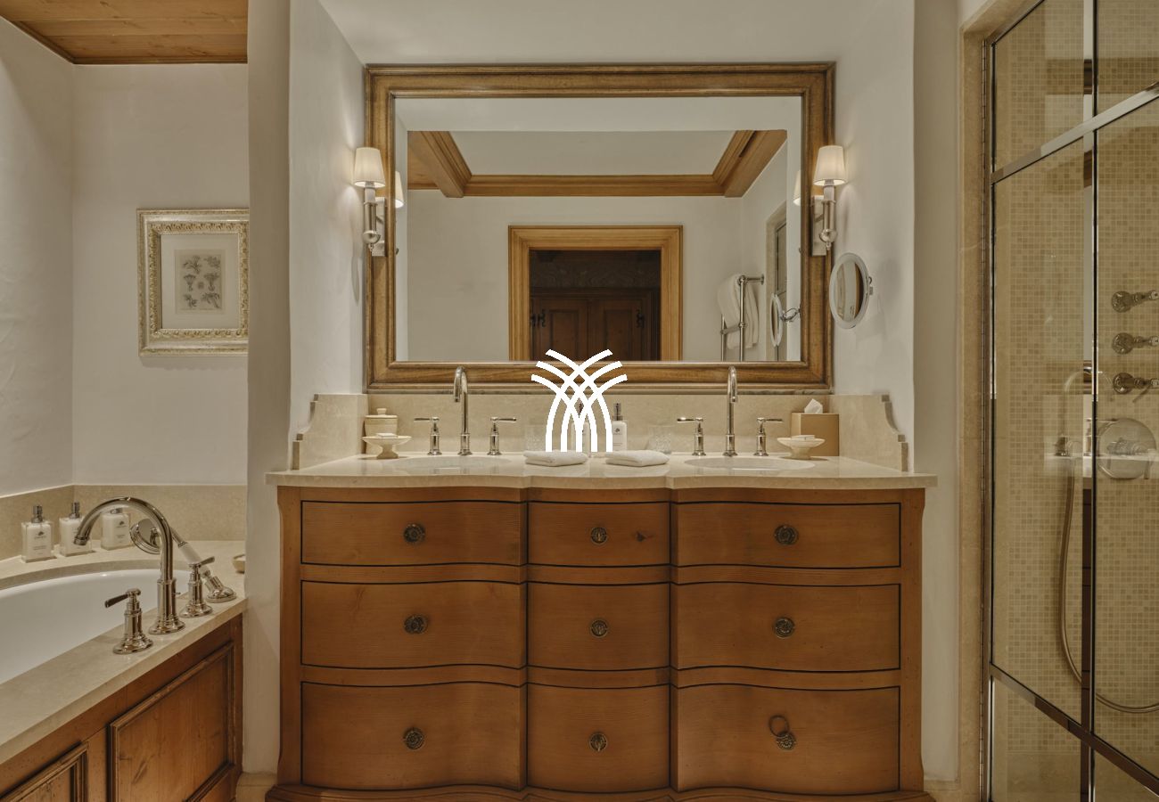 Chalet in Val-d´Isère - Alpine Haven