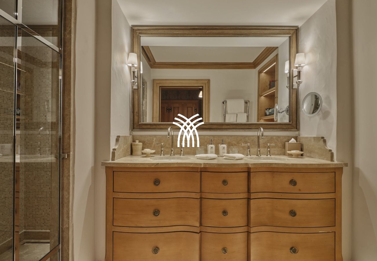 Chalet in Val-d´Isère - Alpine Haven