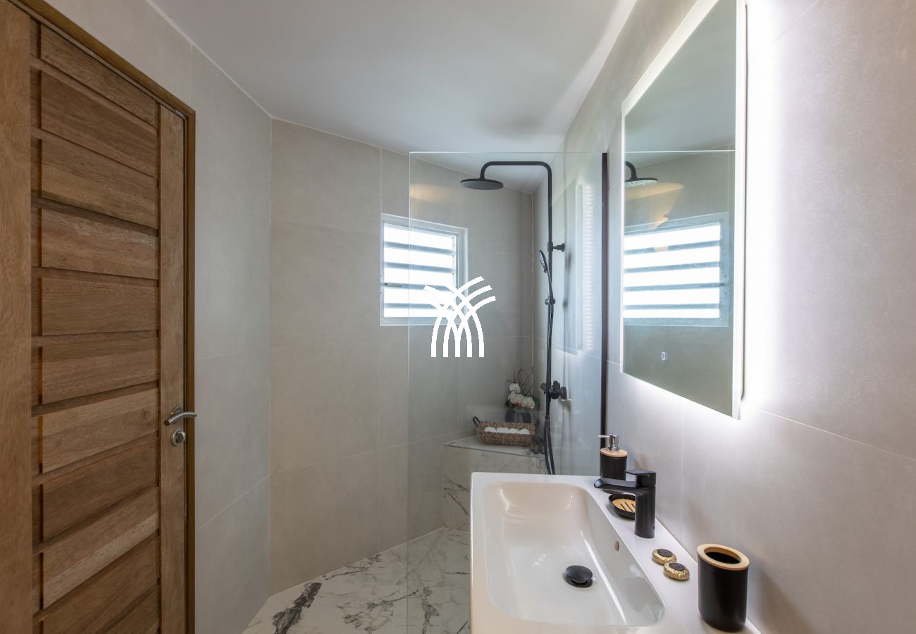 Villa in Terres Basses - Infinity Blue