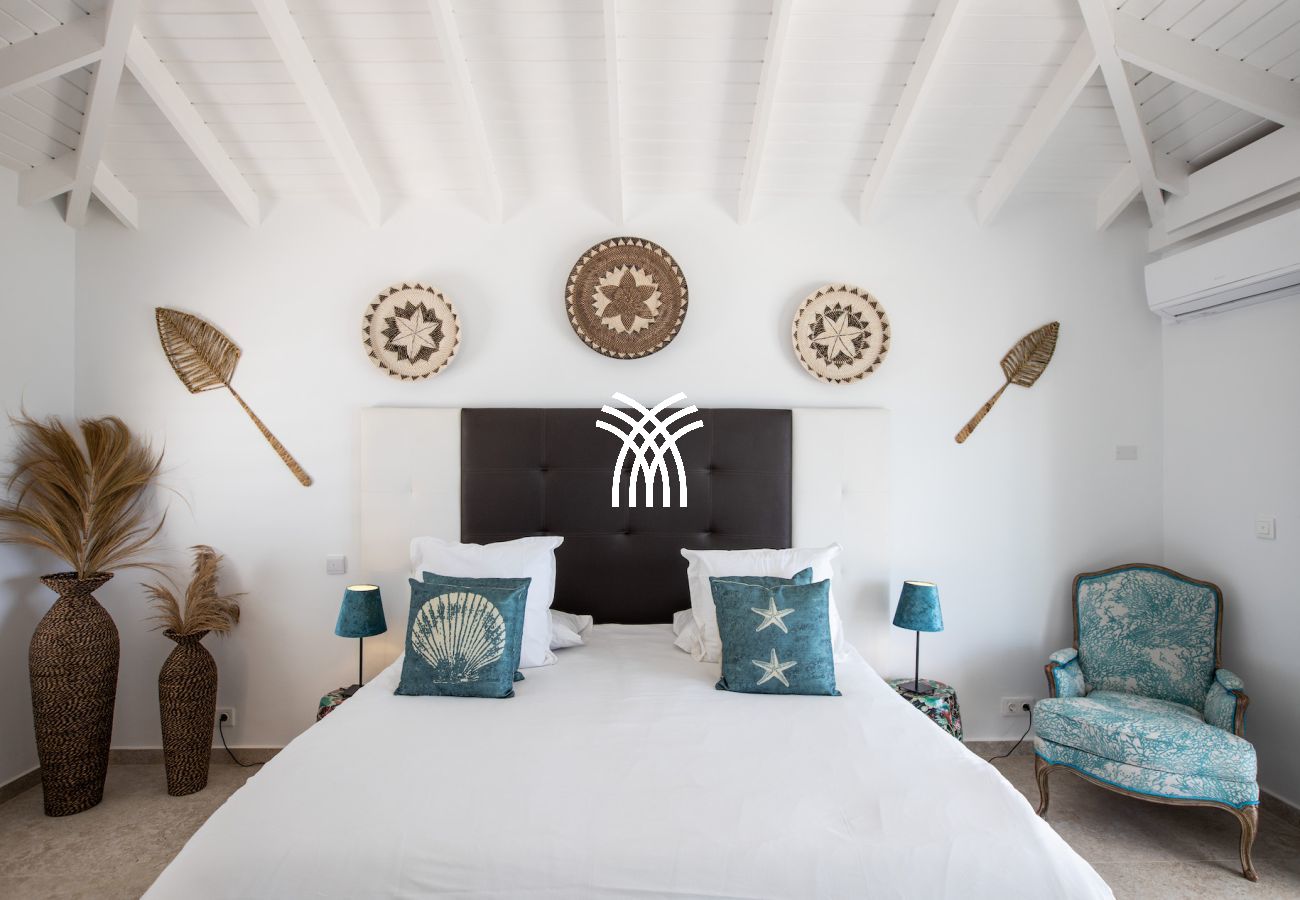 Villa in Terres Basses - Infinity Blue