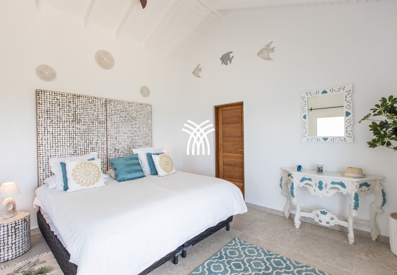 Villa in Terres Basses - Infinity Blue