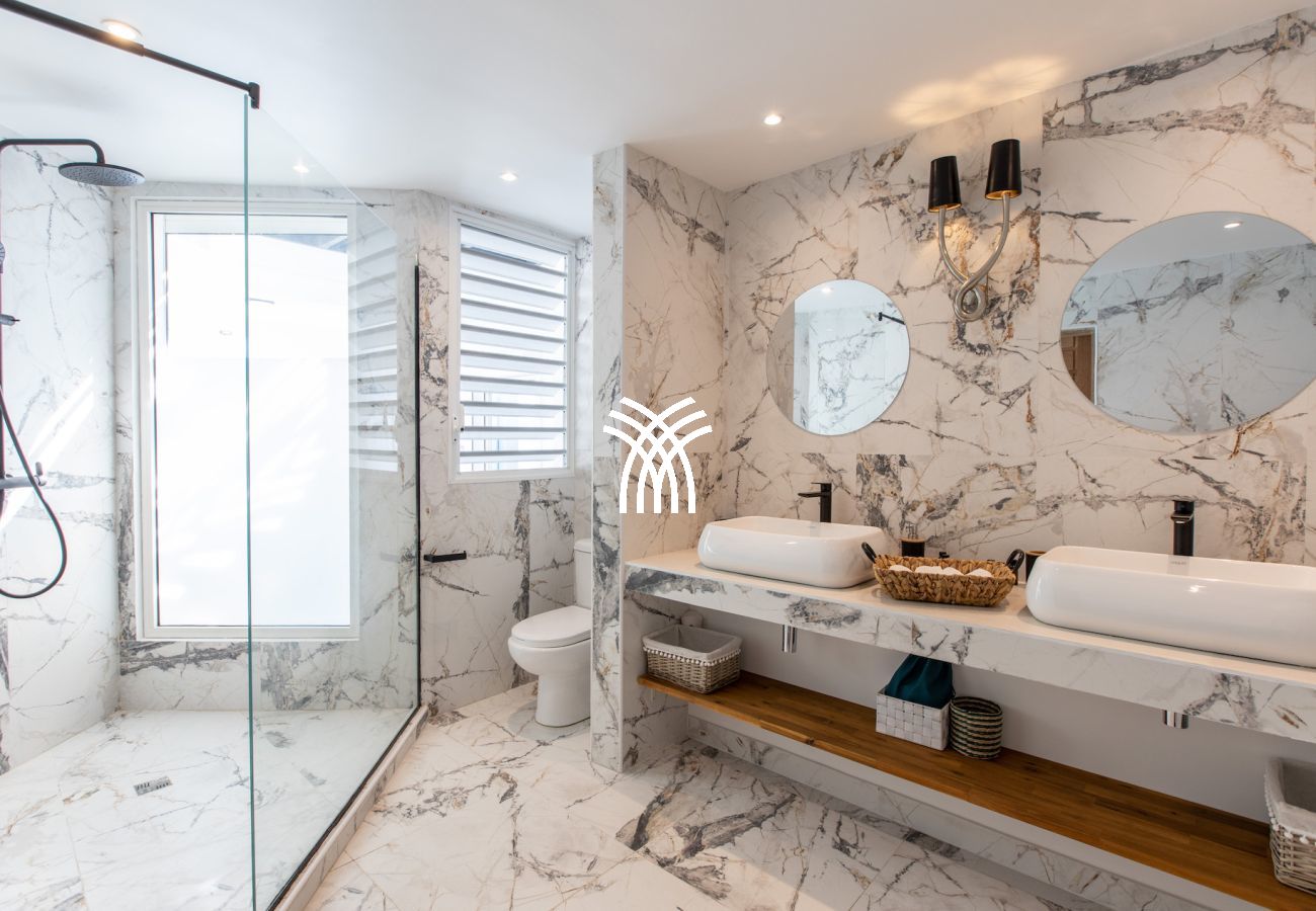 Villa in Terres Basses - Infinity Blue