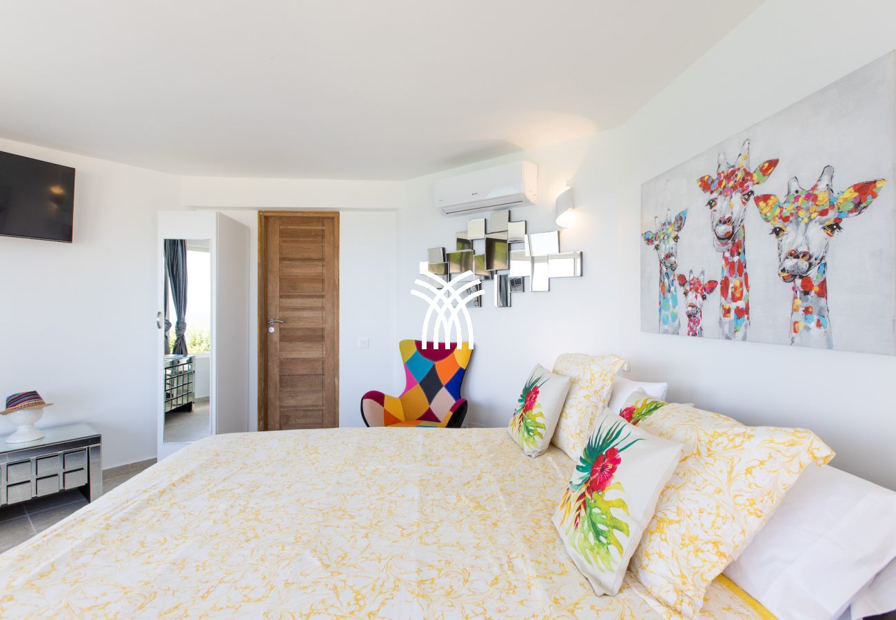 Villa in Terres Basses - Infinity Blue