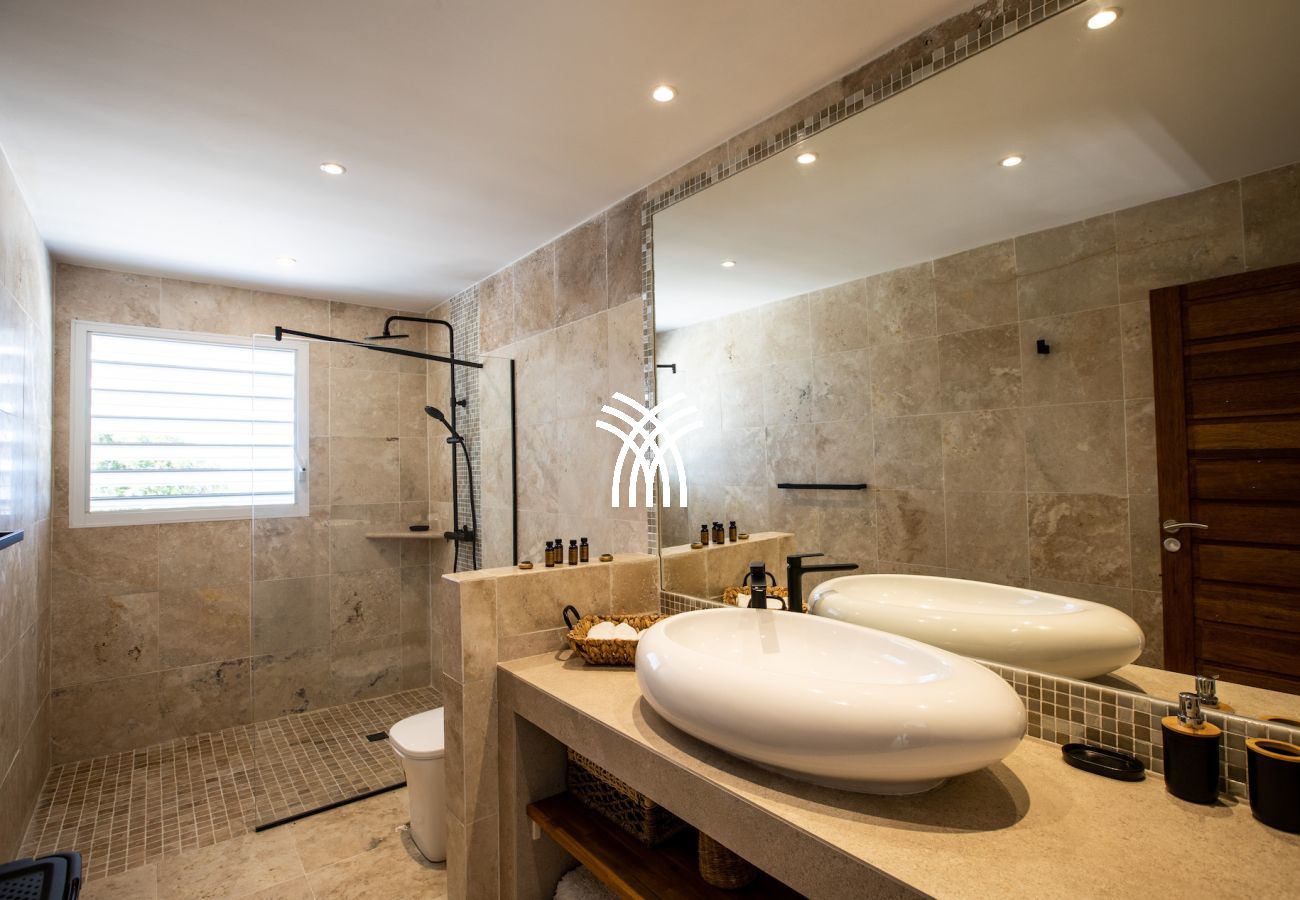 Villa in Terres Basses - Infinity Blue