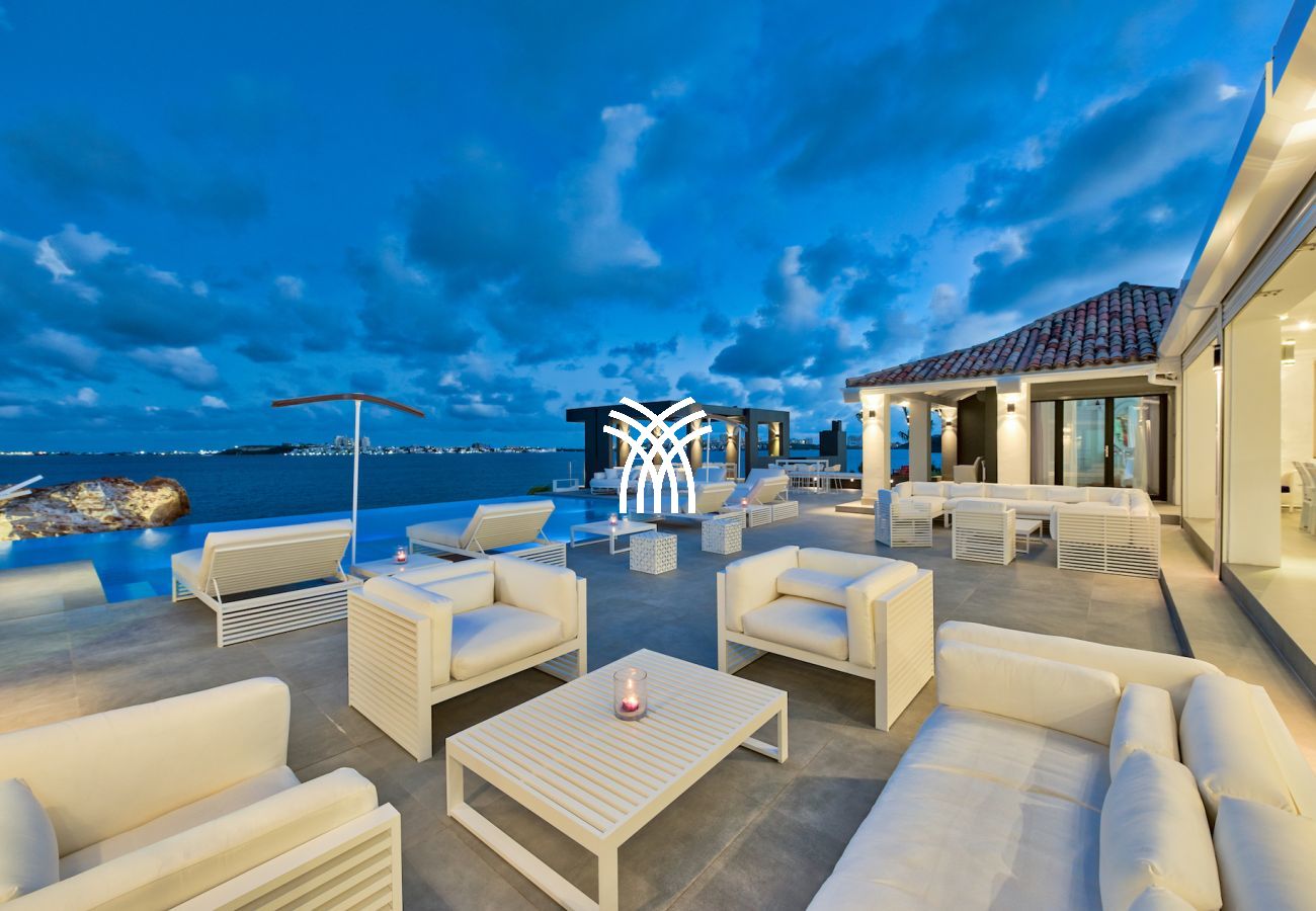 Villa in Terres Basses - Mirabelle SXM