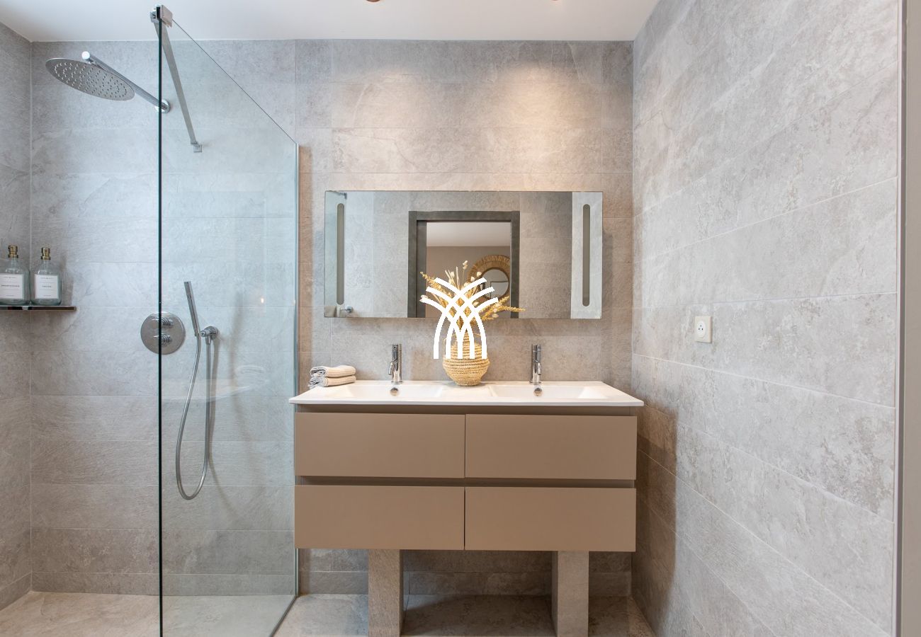 Villa in Cul-de-sac - Vogue Art