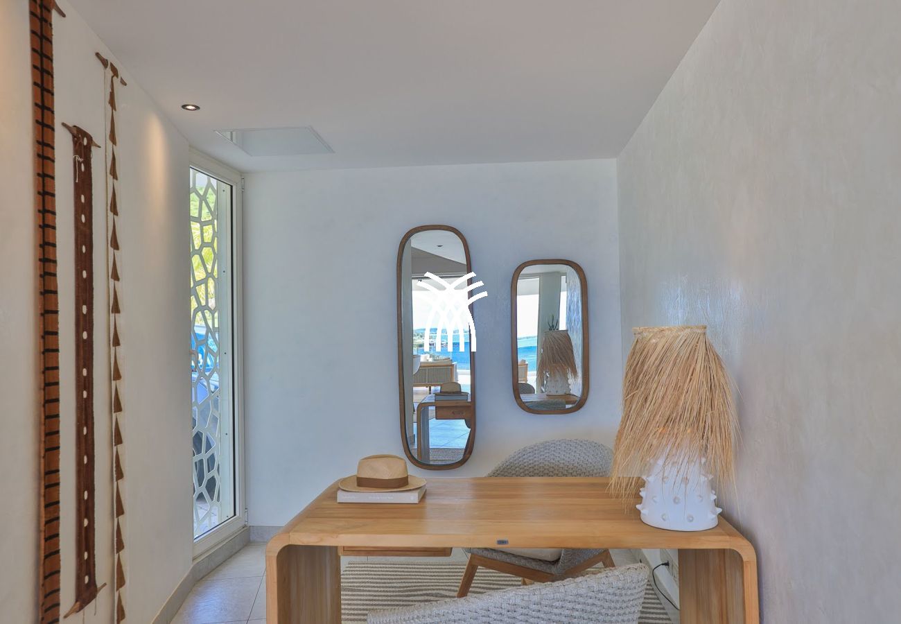 Villa in Cul-de-sac - Vogue Art