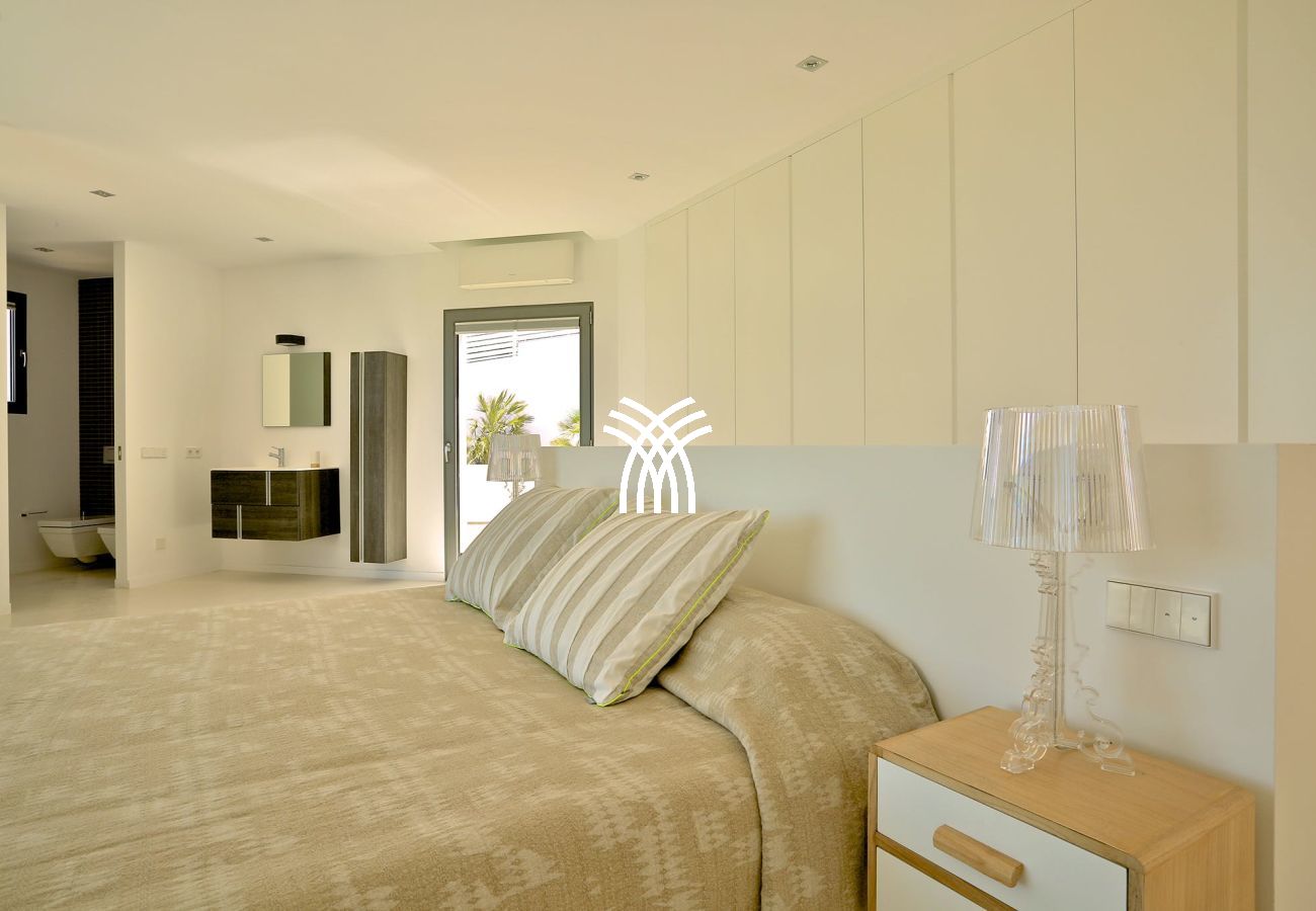 Villa in Ibiza / Eivissa - Alegre Belle