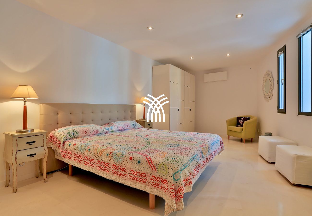Villa in Ibiza / Eivissa - Alegre Belle